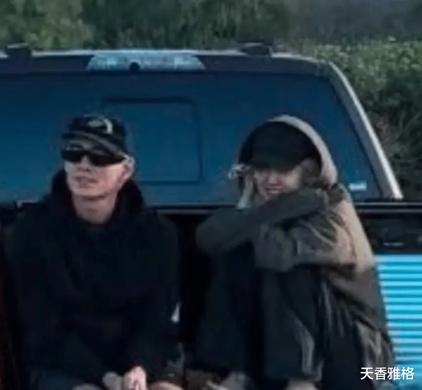 Rosé Evan Mock 夏威夷照片 _Evan Mock Rosé 恋情传闻 _rose kook
