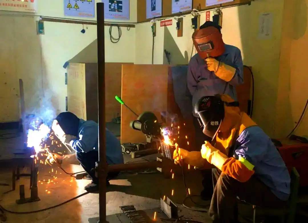 高效焊接管道斜焊缝_
_有坡口管道焊接