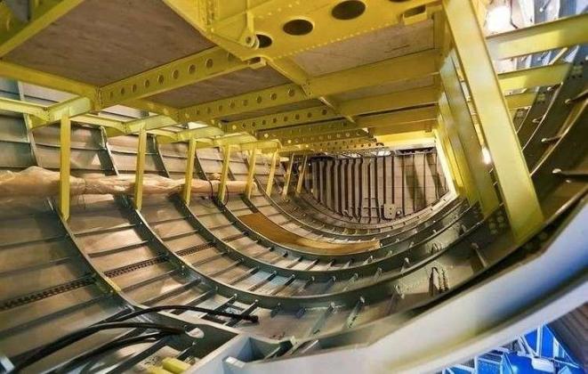 飞机铆钉数量_飞机铆钉与焊接对比_飞机铆钉稳定性_飞机铆工工具有哪些图片