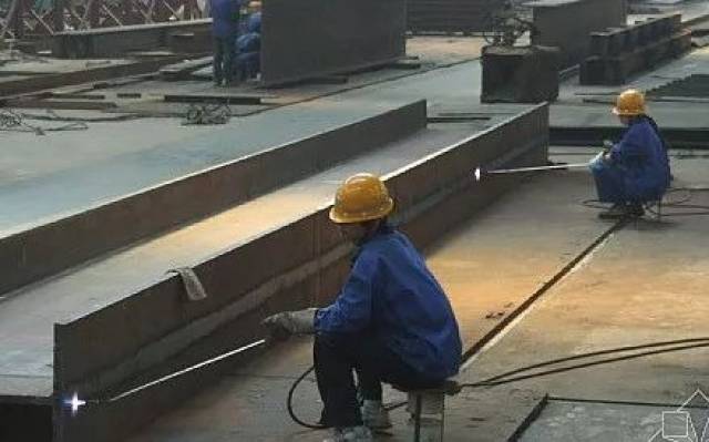 钢结构焊接变形矫正_槽钢火焰矫正的方法_H型钢柱梁撑火焰矫正方法